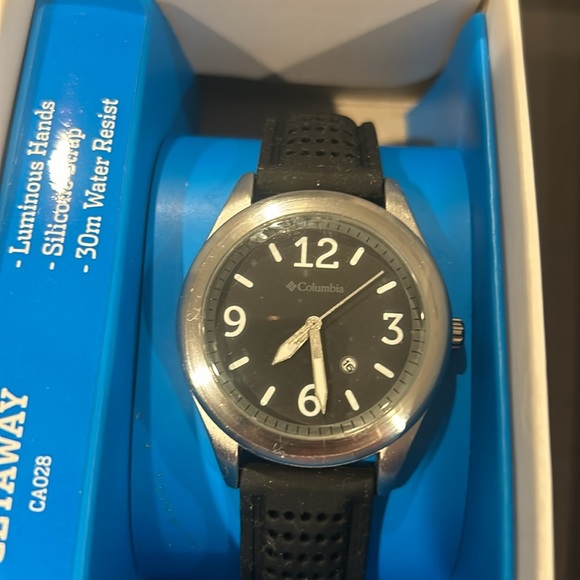 Columbia Getaway Unisex Watch Silicone Strap Water Resistant - Picture 2 of 4